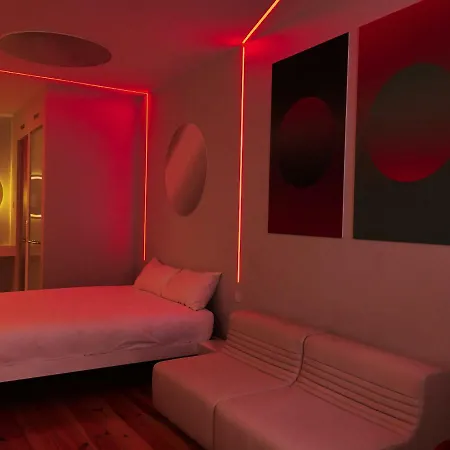 Futuristic Space Loft In Baixa-chiado Apartamento