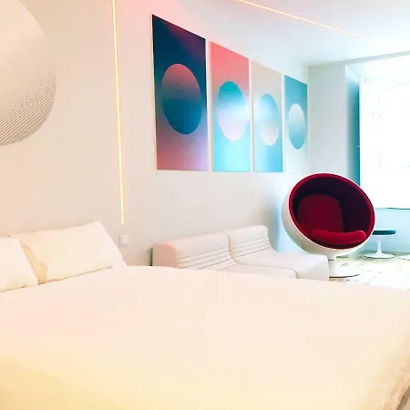 Futuristic Space Loft In Baixa-chiado Apartamento